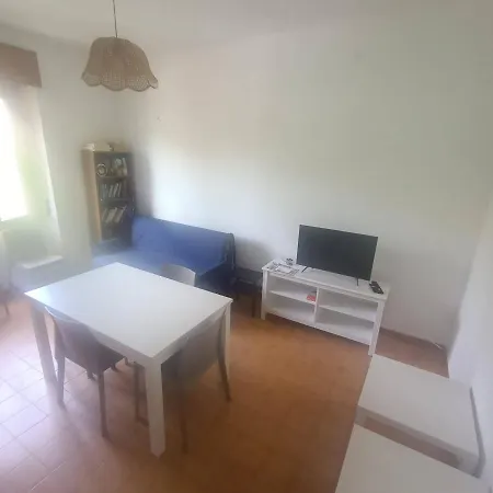Per 10 Persone Al Poetto Di Appartamento